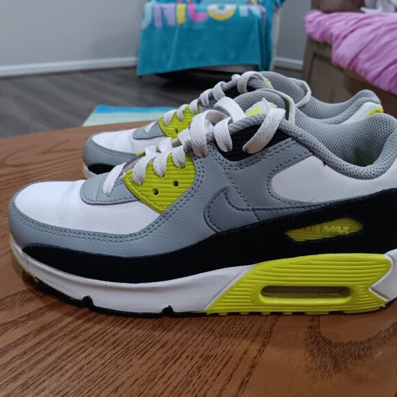 Nike Air Max 90 Ltr Gs Volt White Grey Black Size 5 - Picture 1 of 6